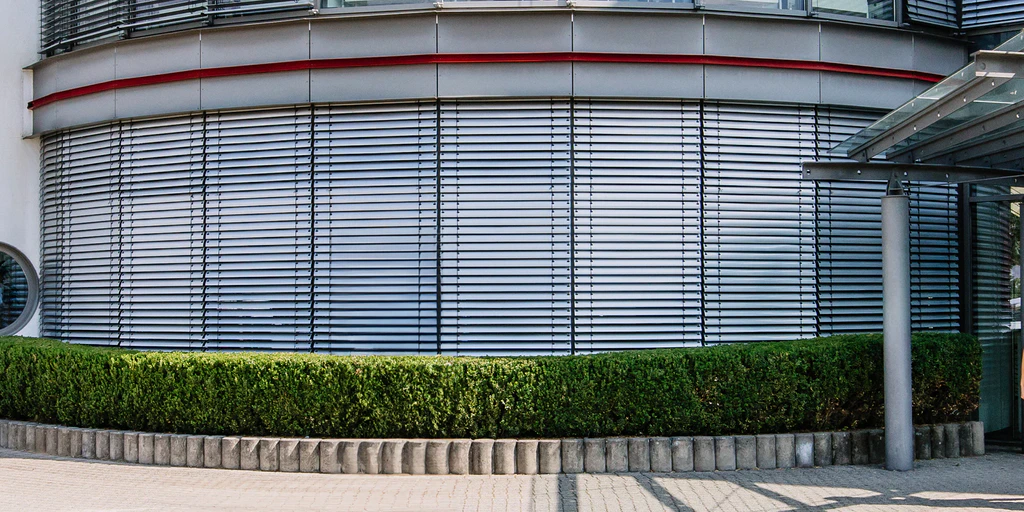 CAS Campus Eingang Gebäude