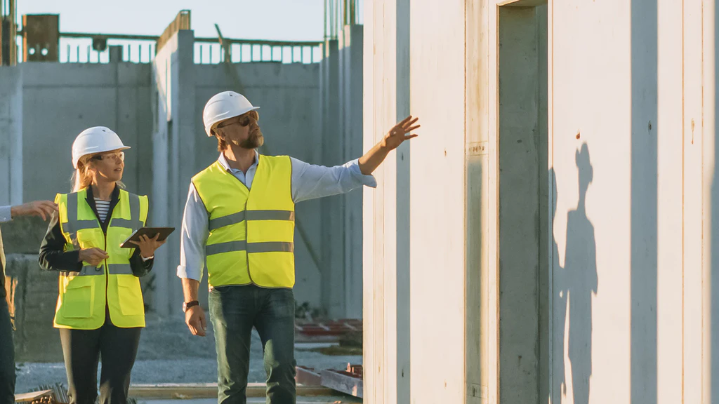 Personen auf einer Baustelle